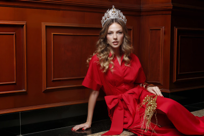 El mundo de miss le abrió un universo de diseñadores locales.