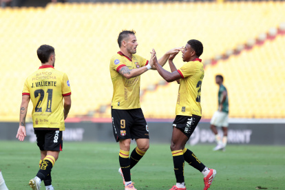 Octavio Rivero (c) fue la figura de Barcelona SC en el triunfo sobre Orense.