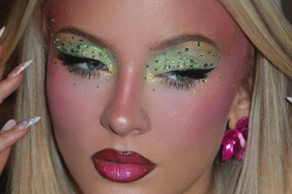 El maquillaje de sirena espacial de Zara Larsson en su gira domina TikTok. Descubre los pasos, texturas y colores clave para recrear su estética