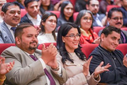 La ministra destacó la creación de viviendas universitarias como parte de las estrategias para mejorar el acceso a la educación superior.