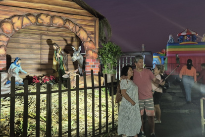 Los guayaquileños disfrutan de los pesebres instalados en espacios públicos de la ciudad.