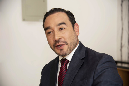 Juan Andrés González es abogado y docente universitario. Fue electo asambleísta por Loja en las elecciones generales de 2025.