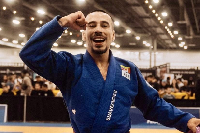 Andrés Alvarado logró un nuevo título mundial IBJJF.