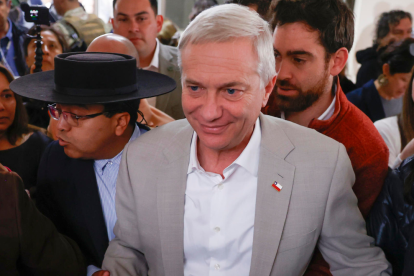 José Kast ganó la Presidencia de Chile con una ventaja cercana a 20 puntos sobre Jeannette Jara, al obtener el 57,4 % de los votos escrutados, según el Servicio Electoral.