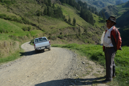 La carretera que conecta Simiatug con Ambato es la más utilizada, pero está olvidada.