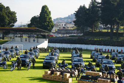 El Gobierno entregó 54 camionetas y 24 motocicletas;drones para labores de vigilanciay más
