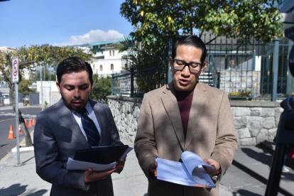 El concejal Andrés Campaña acudió este miércoles a la Contraloría General del Estado para solicitar un examen especial al Sistema de Recaudo del Municipio de Quito.