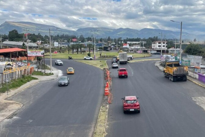 Según el Municipio, tras completar la rehabilitación vial en el tramo Puembo-Pifo, más de 57.000 usuarios se benefician.