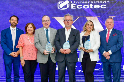 Carlos Ortega Santos, Leticia de Moral, Andrés Mendoza, Leonardo Valencia, Beatriz Parra y Roberto Passailaigue.