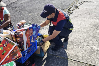 Operativos en El Bosque, La Prensa y El Inca dejaron decomisos de pirotecnia ilegal. Autoridades alertan sobre riesgos y sanciones.