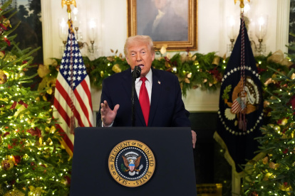 El presidente de Estados Unidos, Donald Trump, pronuncia un discurso a la nación desde el Salón de Recepciones Diplomáticas de la Casa Blanca, en Washington D. C., Estados Unidos, el 17 de diciembre de 2025.