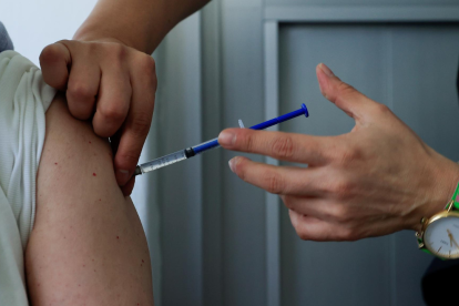 Expertos descartan riesgo de pandemia por la variante A(H3N2), conocida como supergripe.