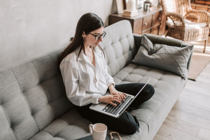 Los emprendedores que construyen una imagen clara de su desarrollo futuro tienden a pensar a largo plazo, anticipar escenarios y evaluar mejor las consecuencias de sus decisiones actuales.