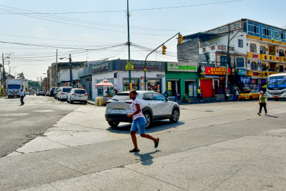 TRANSITO EN EL SECTOR DE MAPASINGUE FOTOGRAFO: FRANCISCO FLORES PERIODISTA: JUAN PABLO PEREZ FECHA: 12-12-2025 AG-EXTERNOS