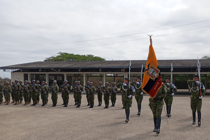 Con el arribo de más de 300 soldados y oficiales, el Grupo de Caballería Mecanizada N.º 16 Saraguro volvió a operar el 17 de diciembre en la histórica Base Saraguro.