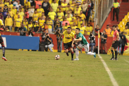 El jugador Mario Pineida usó siempre el # 2 en su uniforme.