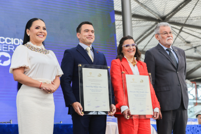 El CNE entregó credenciales a Daniel Noboa y María José Pinto, electos para el periodo 2025-2029.