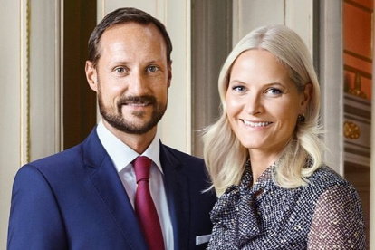 Mette-Marit con su esposo, Haakon.
