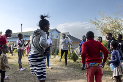 Refugio. Niñas y adolescentes de la comunidad masái, de las afectadas.