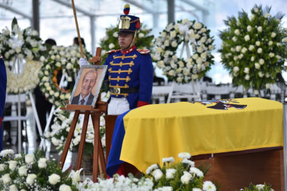 La capital ecuatoriana vivió una jornada de luto y memoria durante el sepelio y actos finales de despedida del expresidente Rodrigo Borja Cevallos.