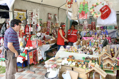 Las ferias navideñas reúnen a cientos de comerciantes en espacios seguros y ordenados.