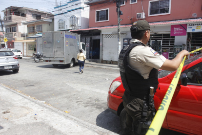 BALEADO EN URDENOR 1. 2025-12-20 PERIODISTA MIGUEL PARRAGA FOTOGRAFO CHRISTIAN VINUEZA AG-PERIODISTA AG-GRANASA AG-EXTRA