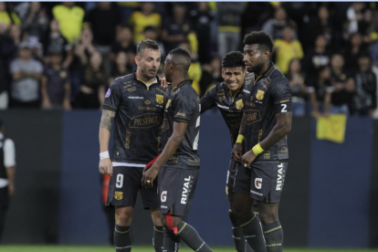 Jugadores de Barcelona tras una nueva derrota.