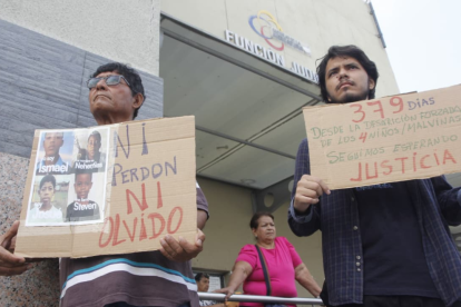 Familiares exigen justicia frente a la Función Judicial. El caso Las Malvinas revela hallazgos clave y posibles responsabilidades penales.