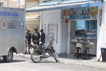 Operativo en la picantería, tras el ataque en Guayaquil. Cinco detenidos fueron liberados