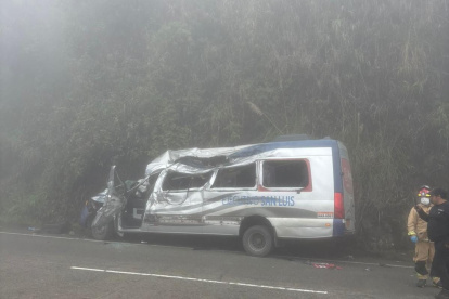 Una persona falleció y otras siente resultaron heridas en un sinietro de tránsito ocurrido en la vía Cuenca- Molleturo- El Empalme.