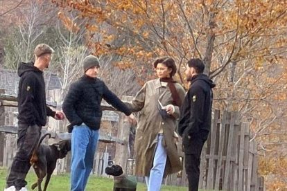 Zendaya y Tom Holland paseando en Londres.