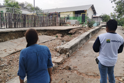 Debido al hundimiento de la escuela, los niños fueron enviados a clases virtuales, pero no todos tienen acceso a Internet.