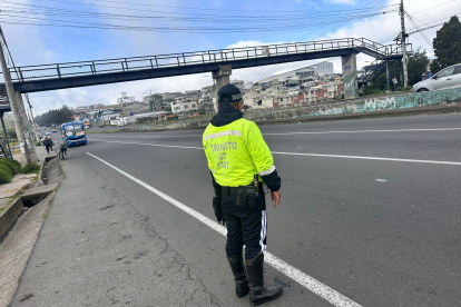 Quito activa 33 operativos de tránsito para prevenir siniestros de tránsito.