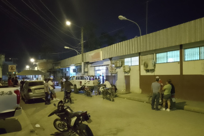 SALITRE FAMILIARES DEL MENOR DE EDAD ASESINADO AFUERA DEL HOSPITAL AG-EXTERNOS