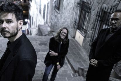 Frailejones, banda quiteña formada por Roger Icaza (voz y guitarra), Alex Alvear y Andrés Caicedo (de izquierda a derecha).