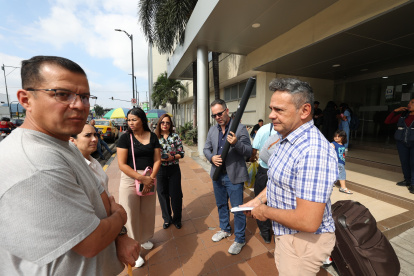 Padres de niños con AME denuncian retrasos en la entrega de medicación vital en hospitales públicos.