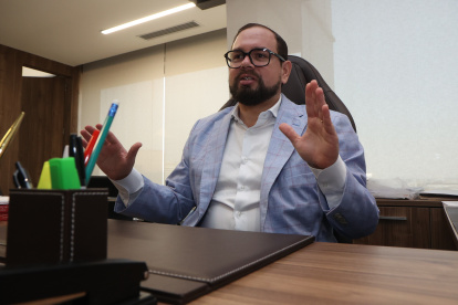 Daniel Kuri fue director disciplinario del Consejo de la Judicatura en Guayas. Es abogado especializado en Derecho Penal y docente de la Universidad el Río.