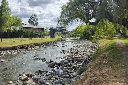 El caudal del río Tomebamba pesea a estar dentro de lo normal se podría cerrar la semana en estiaje ante la falta de lluvia.