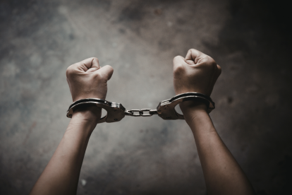 Imagen referencial. Tribunal de Machala condena a 13 años de prisión a hombre por prostitución forzada.