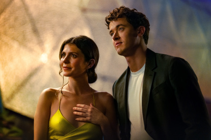 Escena de la película People We Meet on Vacation de Netflix.