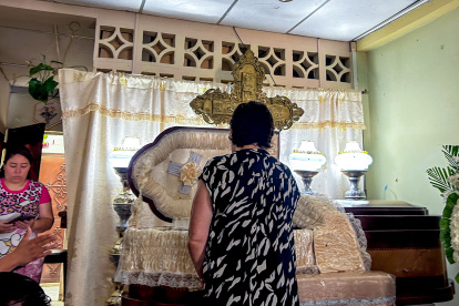 Los restos del profesor Víctor Hugo Estrada Jara fueron velados en casa de sus padres.