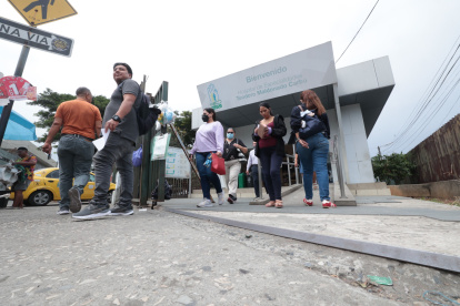 Necesidad. La ciudadanía se ha quejado porque no hay cupos para ser atendidos por médicos. Expertos piden contratar más especialistas.