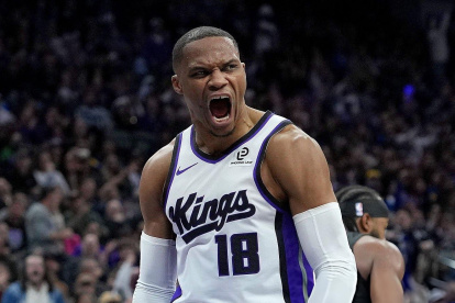 Russell Westbrook es figura de Sacramento Kings.