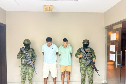 Un operativo militar permitió la detención de dos presuntos miembros del grupo criminal Los Lobos en el sector El Salto.