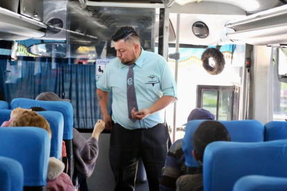 Uno de los temas sobre los que el alcalde Pabel Muñoz tendrá que debatir es el alza de pasajes.
