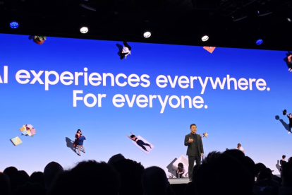 TM Roh, CEO y Head de la división Device eXperience (DX).