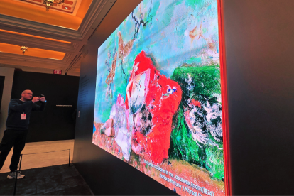 Con Timeless Frame, la pantalla parece flotar dentro del espacio, fusionando tecnología y diseño.