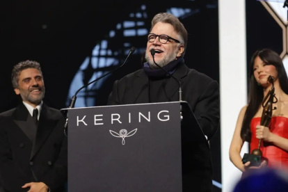 Guillermo del Toro durante su discurso en el Festival Internacional de Cine de Palm Springs.