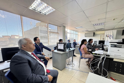 Los catedráticos universitarios que elaboraron el 8 de septiembre de 2025 las preguntas para el concurso del CNE serán reemplazados para avanzar en el proceso.