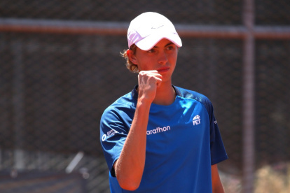 Emilio Camacho es un destacado tenista juvenil ecuatoriano.